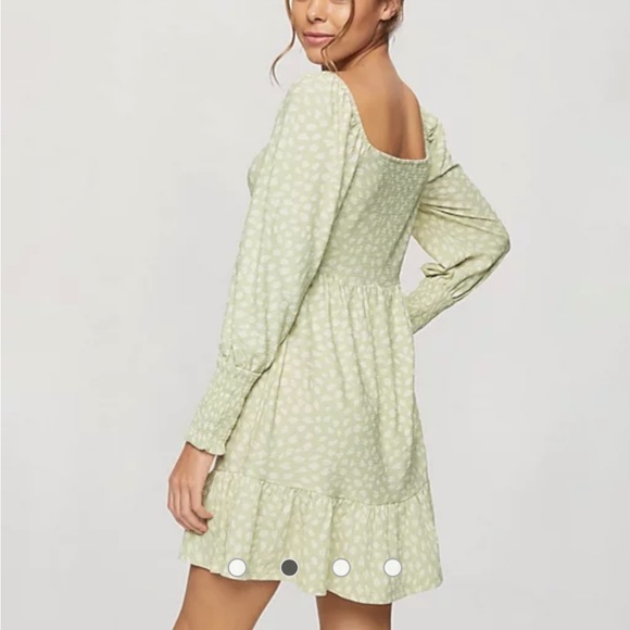 Sweetheart neck tierred mini dress in sage - Picture 2 of 5